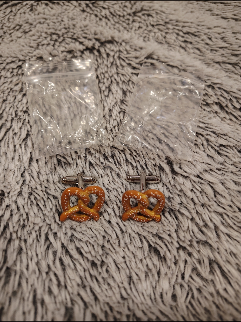 Pretzel Novelty Cufflinks in Golden Brown